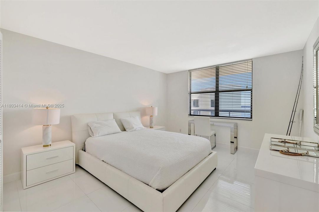 For Sale: $625,000 (2 beds, 2 baths, 1346 Square Feet)