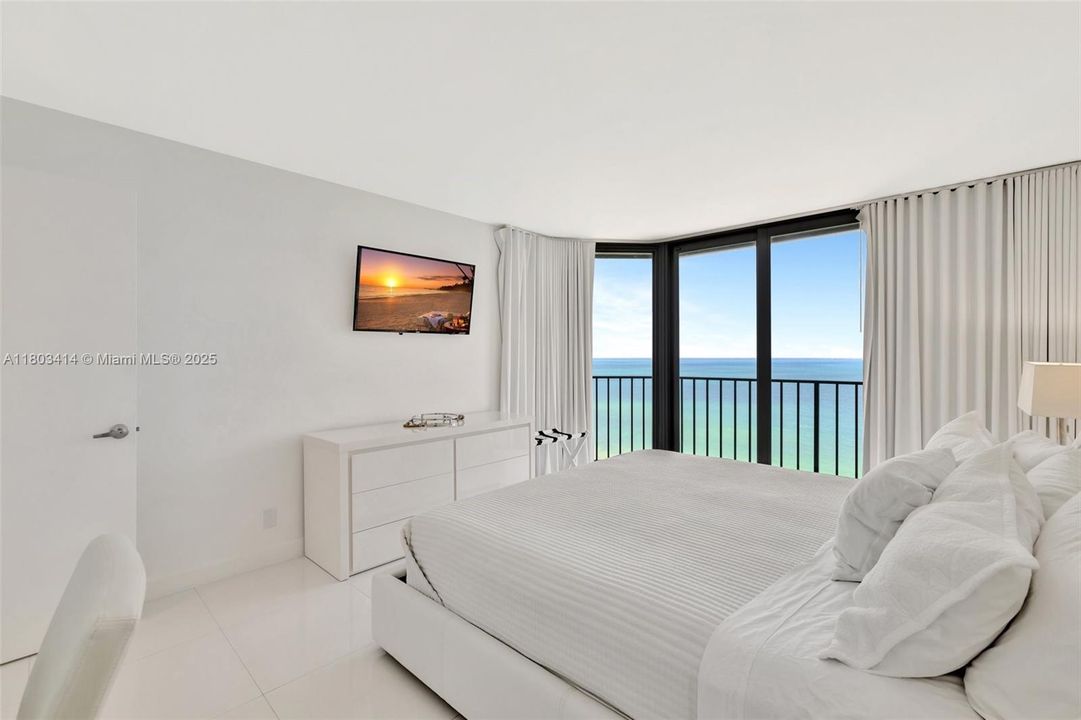 For Sale: $625,000 (2 beds, 2 baths, 1346 Square Feet)