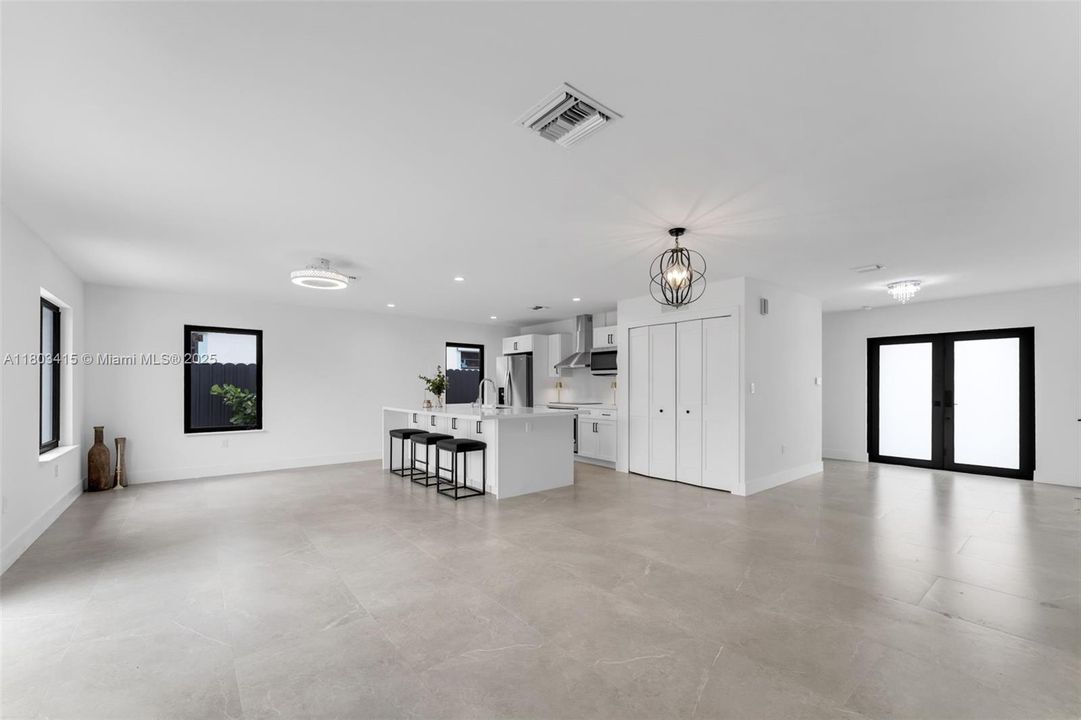 Recently Sold: $849,000 (3 beds, 3 baths, 1548 Square Feet)