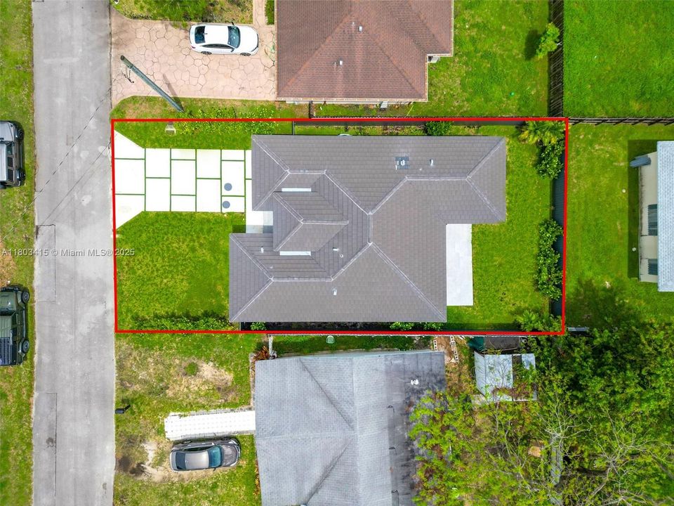 Recently Sold: $849,000 (3 beds, 3 baths, 1548 Square Feet)