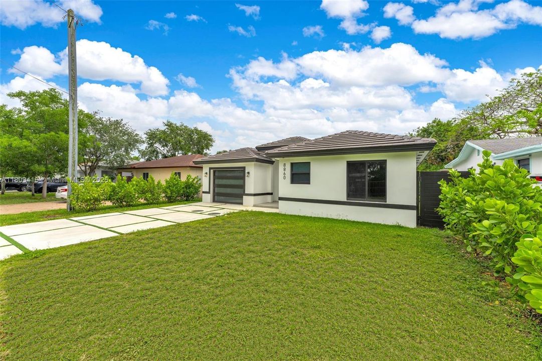 Recently Sold: $849,000 (3 beds, 3 baths, 1548 Square Feet)