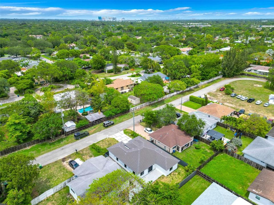 Recently Sold: $849,000 (3 beds, 3 baths, 1548 Square Feet)