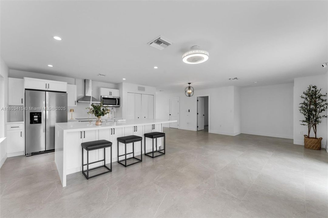 Recently Sold: $849,000 (3 beds, 3 baths, 1548 Square Feet)