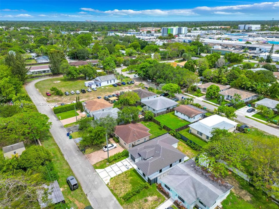 Recently Sold: $849,000 (3 beds, 3 baths, 1548 Square Feet)