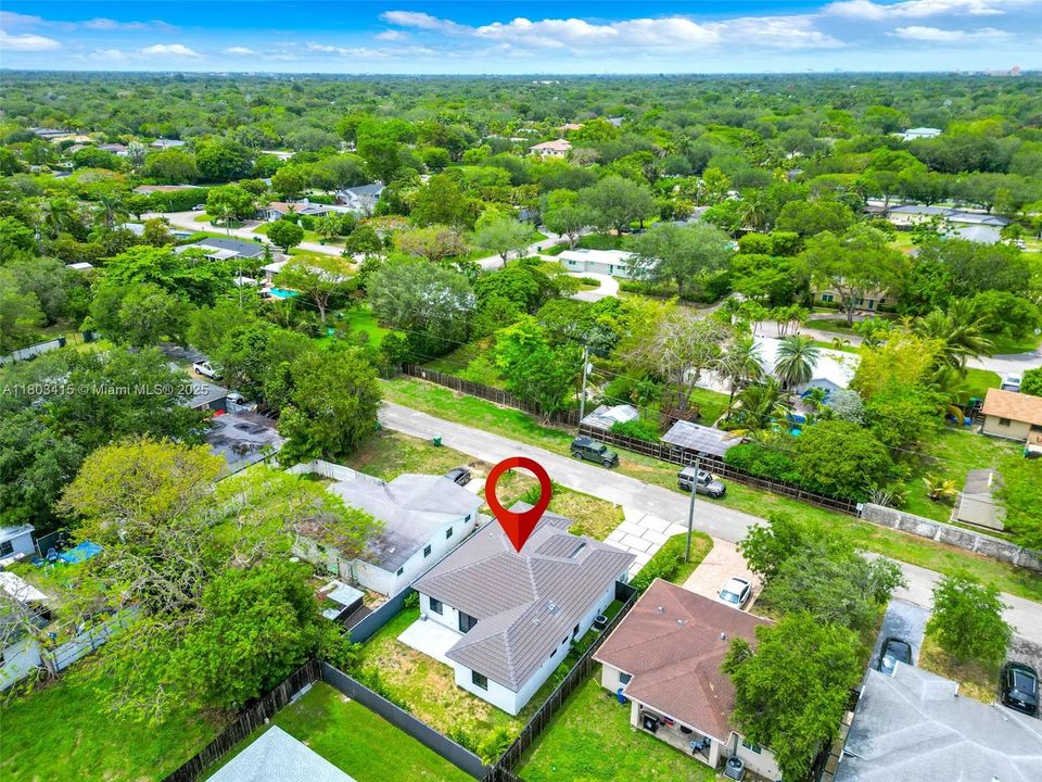 Recently Sold: $849,000 (3 beds, 3 baths, 1548 Square Feet)