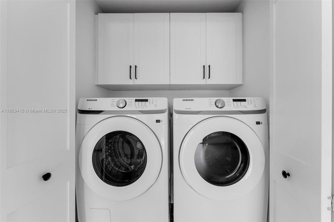 Recently Sold: $849,000 (3 beds, 3 baths, 1548 Square Feet)