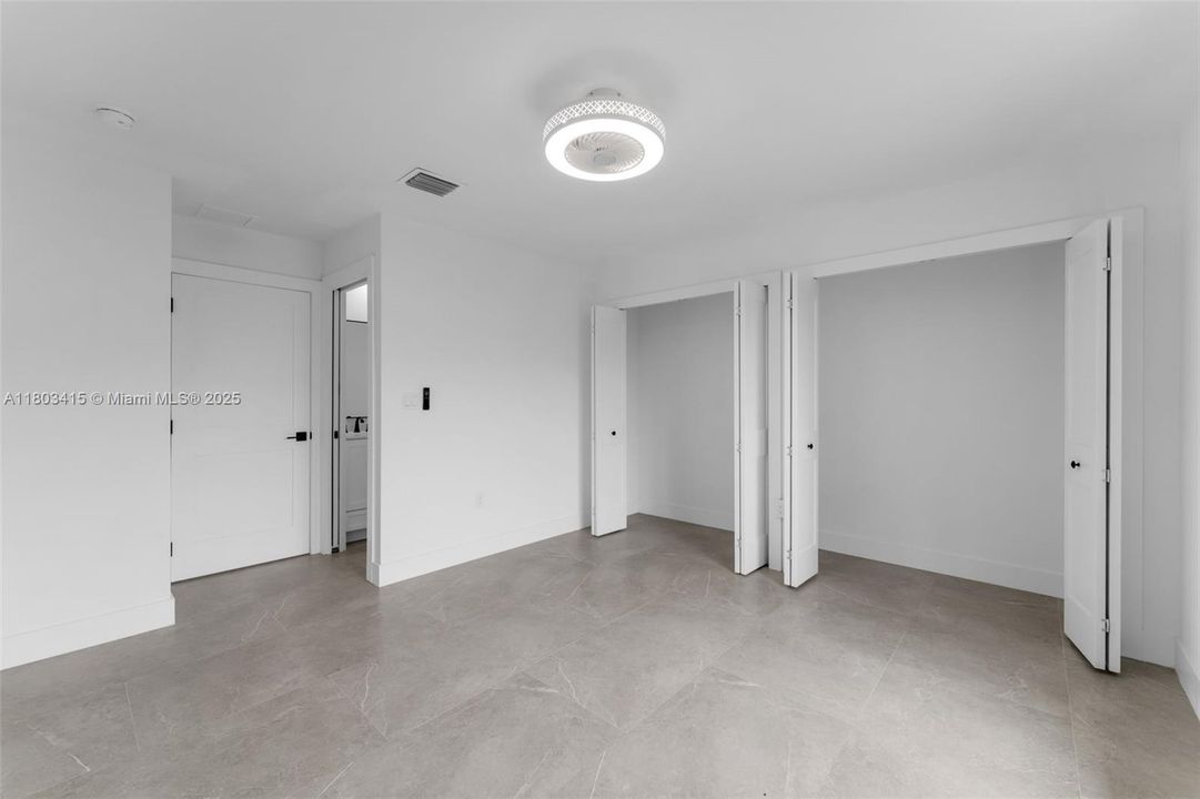 Recently Sold: $849,000 (3 beds, 3 baths, 1548 Square Feet)