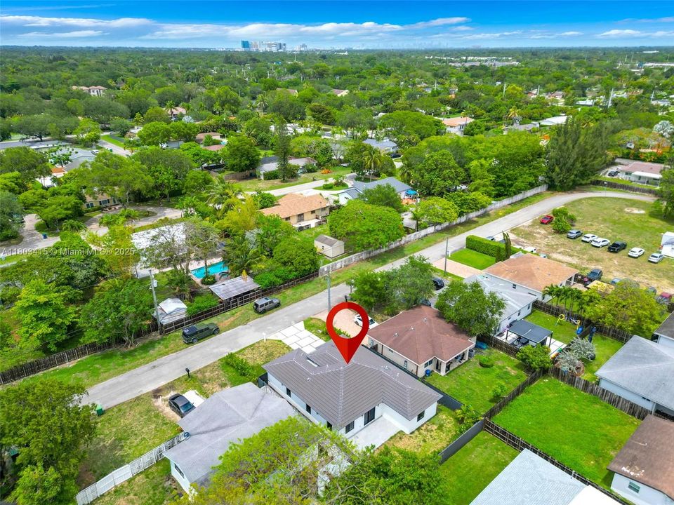 Recently Sold: $849,000 (3 beds, 3 baths, 1548 Square Feet)