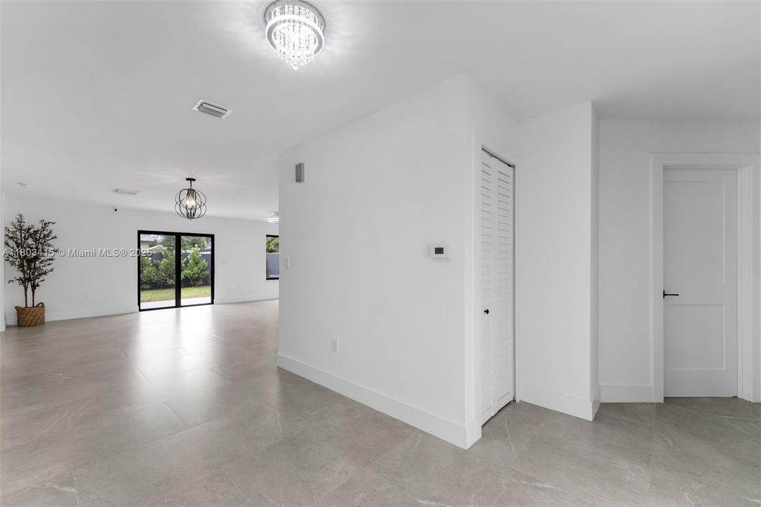 Recently Sold: $849,000 (3 beds, 3 baths, 1548 Square Feet)