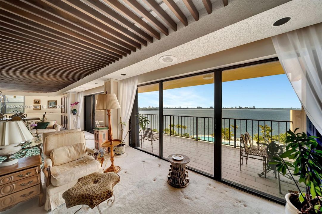 最近售出: $550,000 (4 贝兹, 5 浴室, 4270 平方英尺)