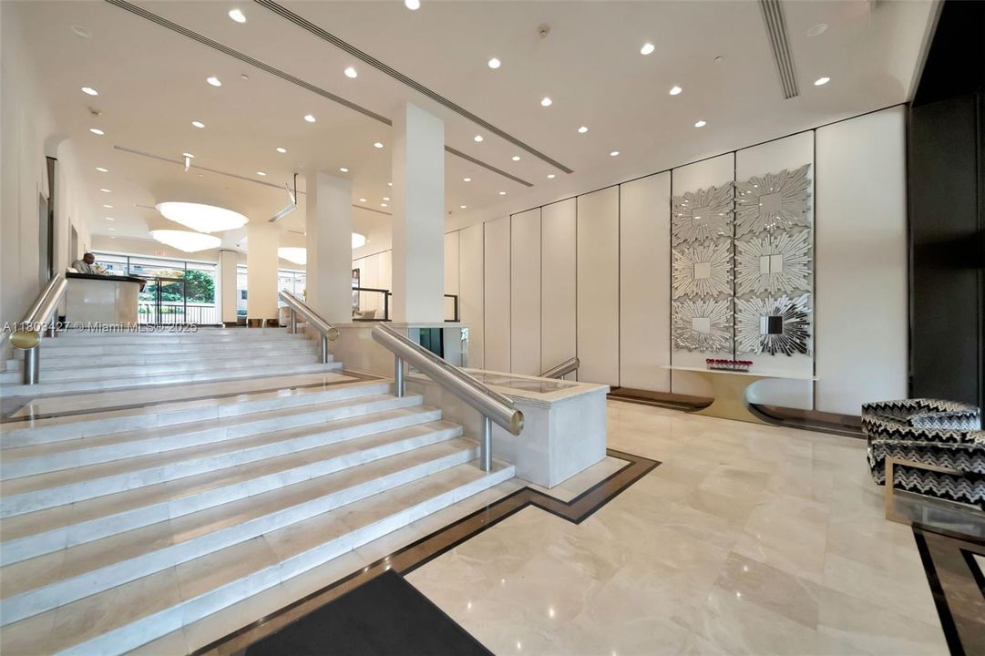 最近售出: $550,000 (4 贝兹, 5 浴室, 4270 平方英尺)