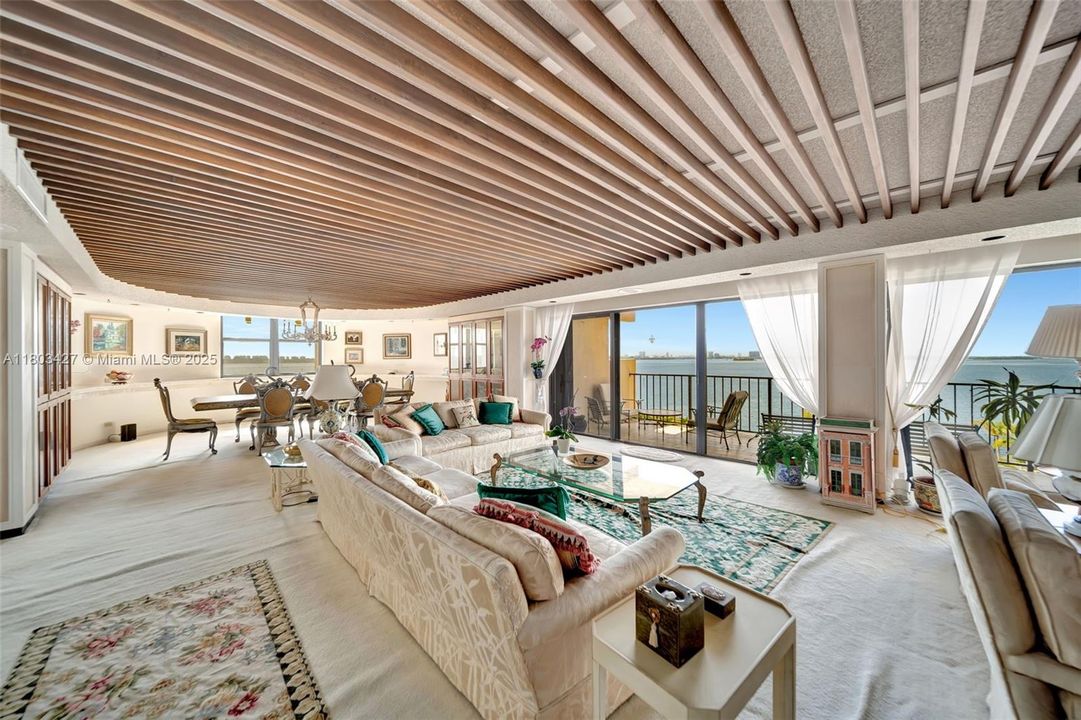 最近售出: $550,000 (4 贝兹, 5 浴室, 4270 平方英尺)