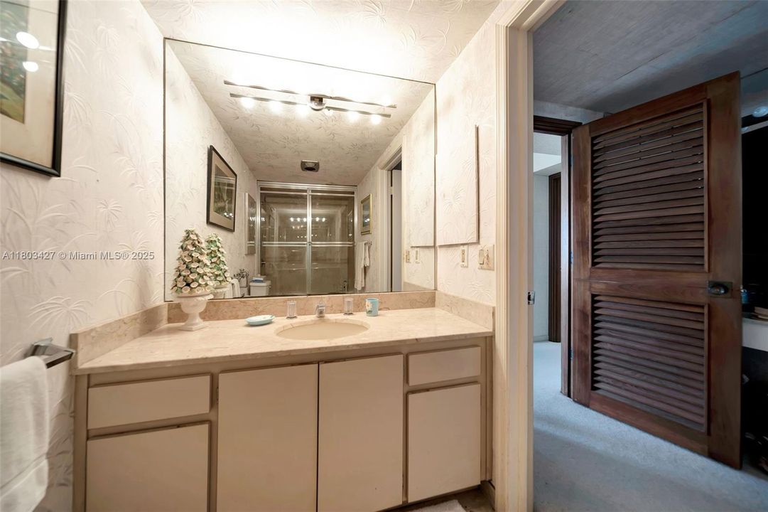 最近售出: $550,000 (4 贝兹, 5 浴室, 4270 平方英尺)