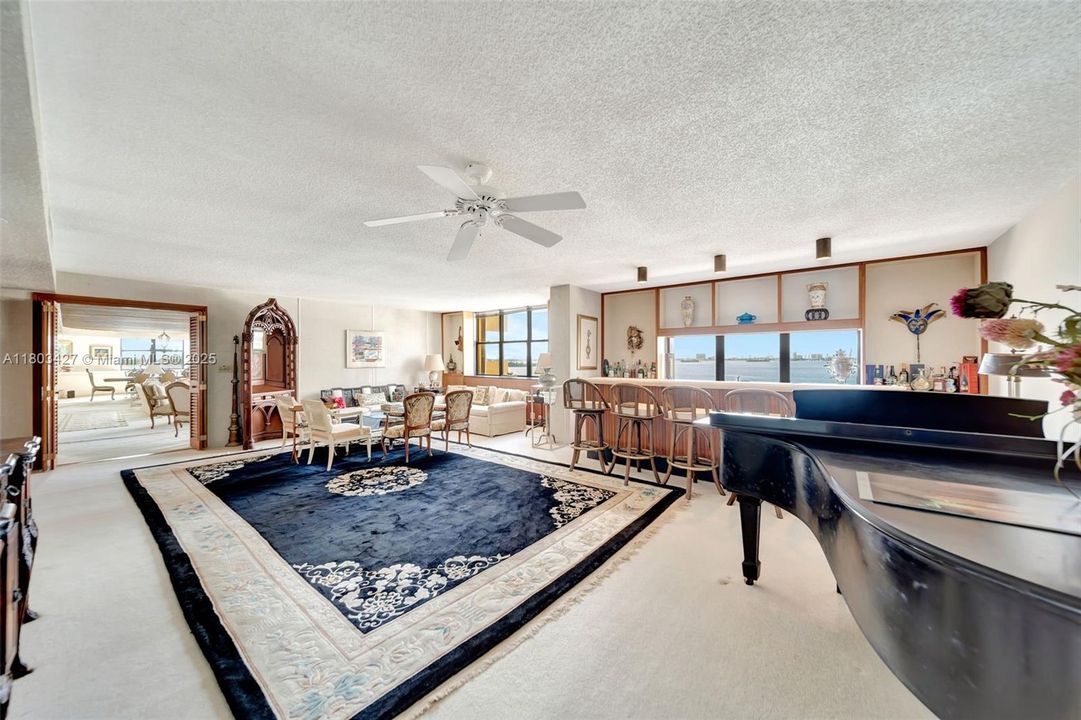 最近售出: $550,000 (4 贝兹, 5 浴室, 4270 平方英尺)