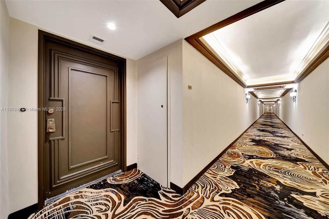 最近售出: $550,000 (4 贝兹, 5 浴室, 4270 平方英尺)