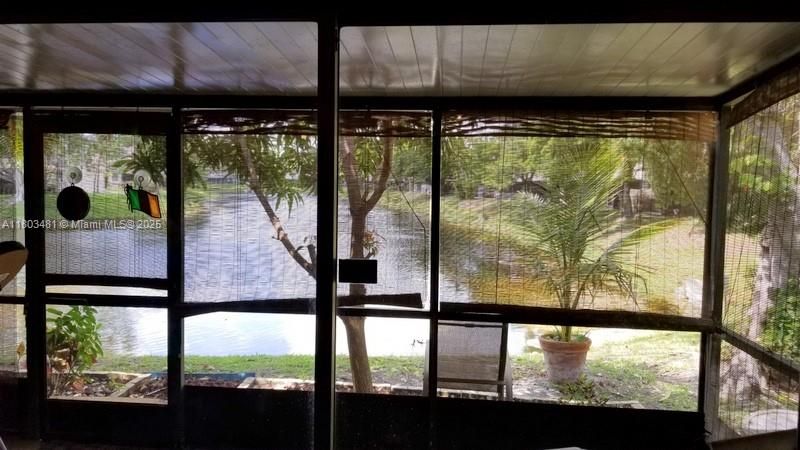 Recently Sold: $329,000 (2 beds, 2 baths, 1126 Square Feet)