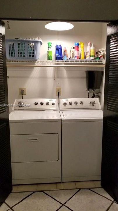 Recently Sold: $329,000 (2 beds, 2 baths, 1126 Square Feet)