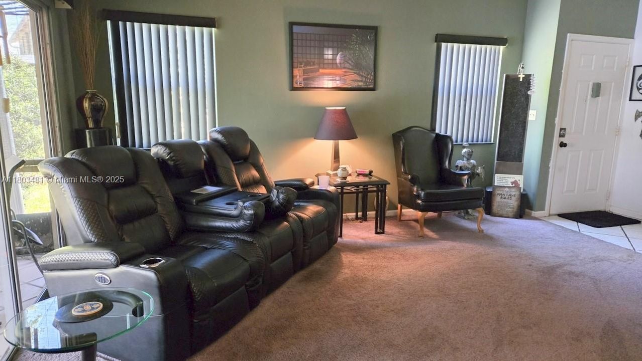 Recently Sold: $329,000 (2 beds, 2 baths, 1126 Square Feet)