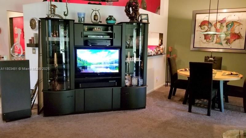 Recently Sold: $329,000 (2 beds, 2 baths, 1126 Square Feet)