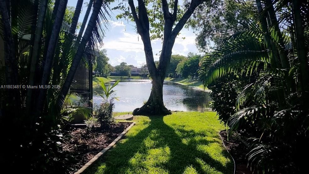 Recently Sold: $329,000 (2 beds, 2 baths, 1126 Square Feet)