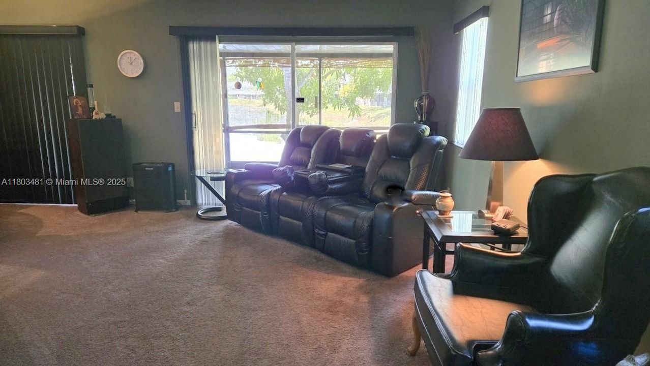 Recently Sold: $329,000 (2 beds, 2 baths, 1126 Square Feet)