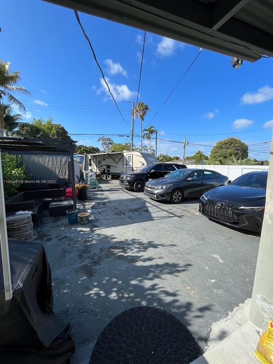 Active With Contract: $670,000 (4 beds, 3 baths, 1541 Square Feet)