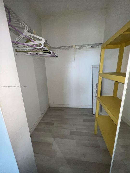 Vendido Recientemente: $109,900 (2 camas, 2 baños, 960 Pies cuadrados)