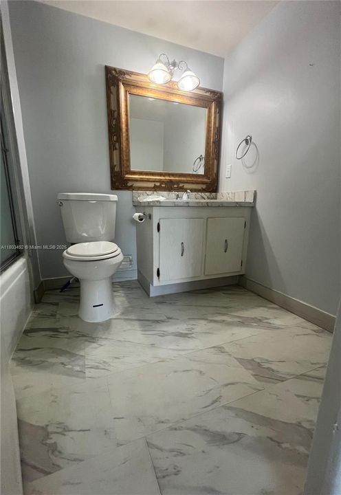 Vendido Recientemente: $109,900 (2 camas, 2 baños, 960 Pies cuadrados)