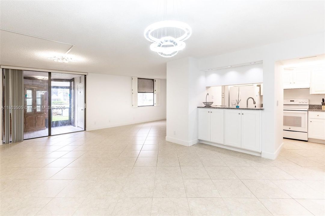 For Sale: $188,000 (2 beds, 2 baths, 1412 Square Feet)