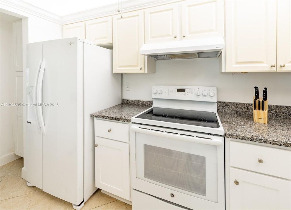 For Sale: $188,000 (2 beds, 2 baths, 1412 Square Feet)