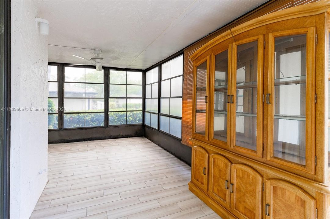 For Sale: $188,000 (2 beds, 2 baths, 1412 Square Feet)