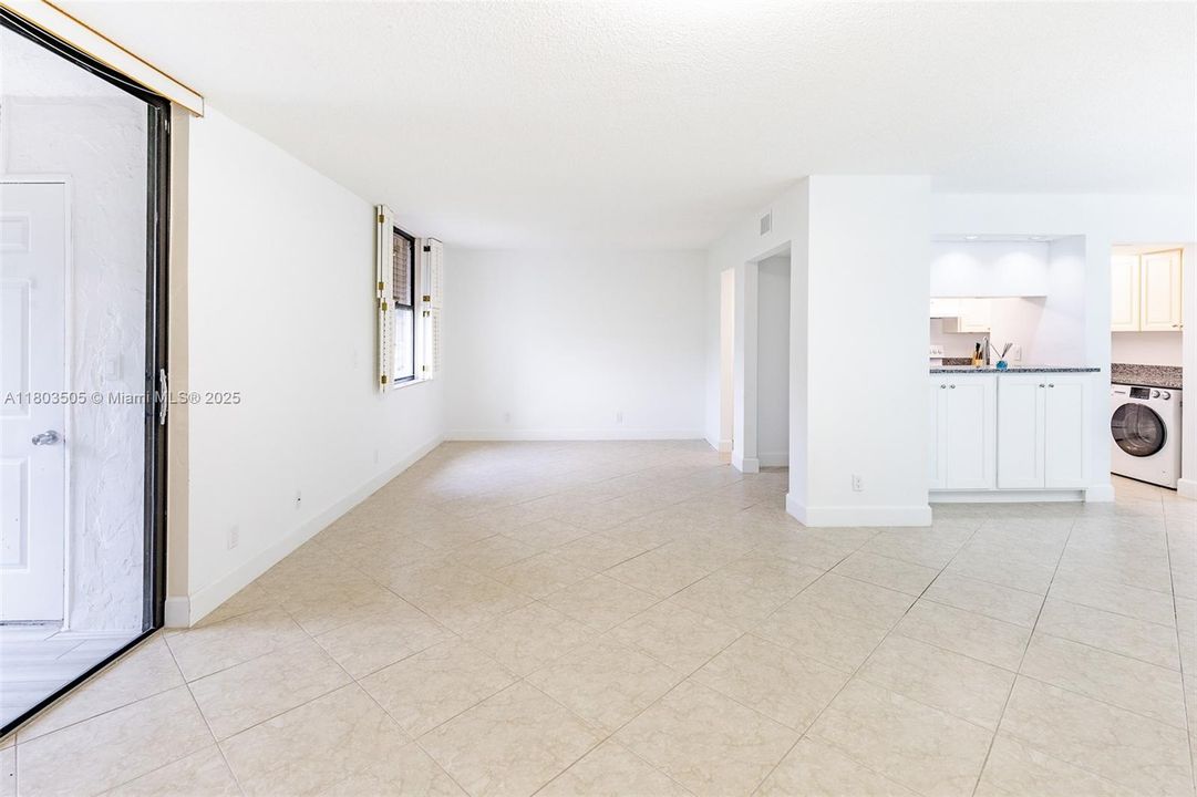 For Sale: $188,000 (2 beds, 2 baths, 1412 Square Feet)