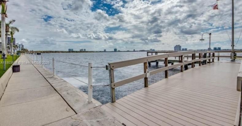 For Sale: $188,000 (2 beds, 2 baths, 1412 Square Feet)