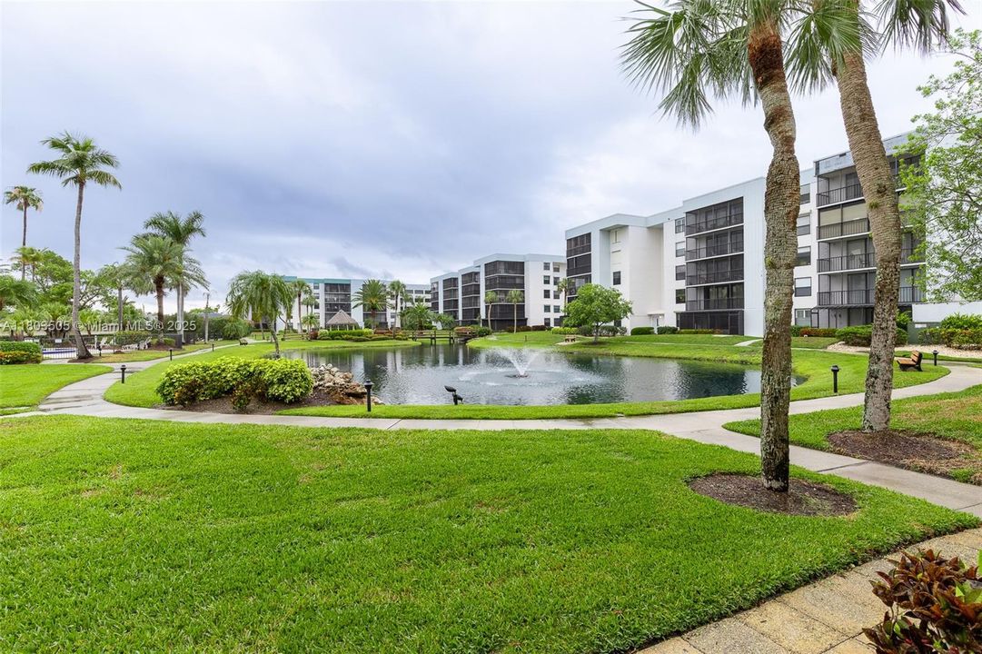 For Sale: $188,000 (2 beds, 2 baths, 1412 Square Feet)