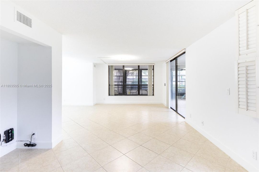 For Sale: $188,000 (2 beds, 2 baths, 1412 Square Feet)