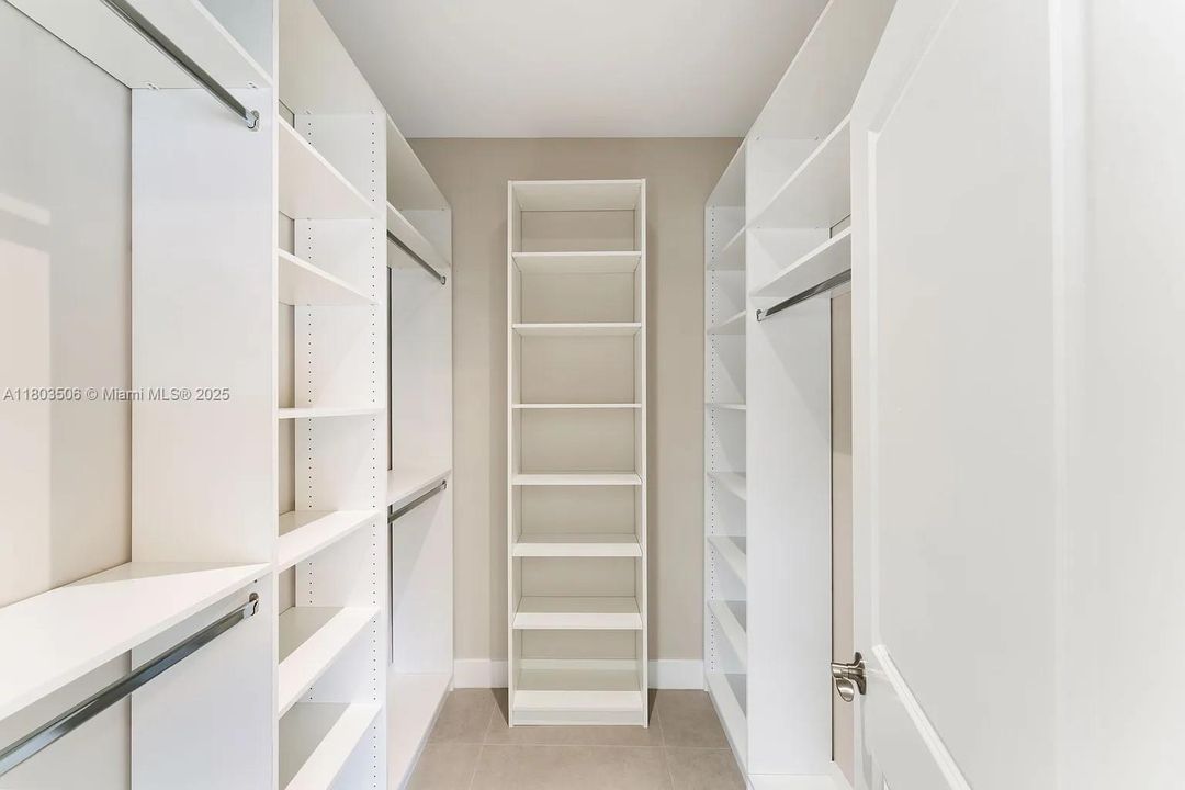 Recently Rented: $7,500 (4 beds, 2 baths, 2062 Square Feet)