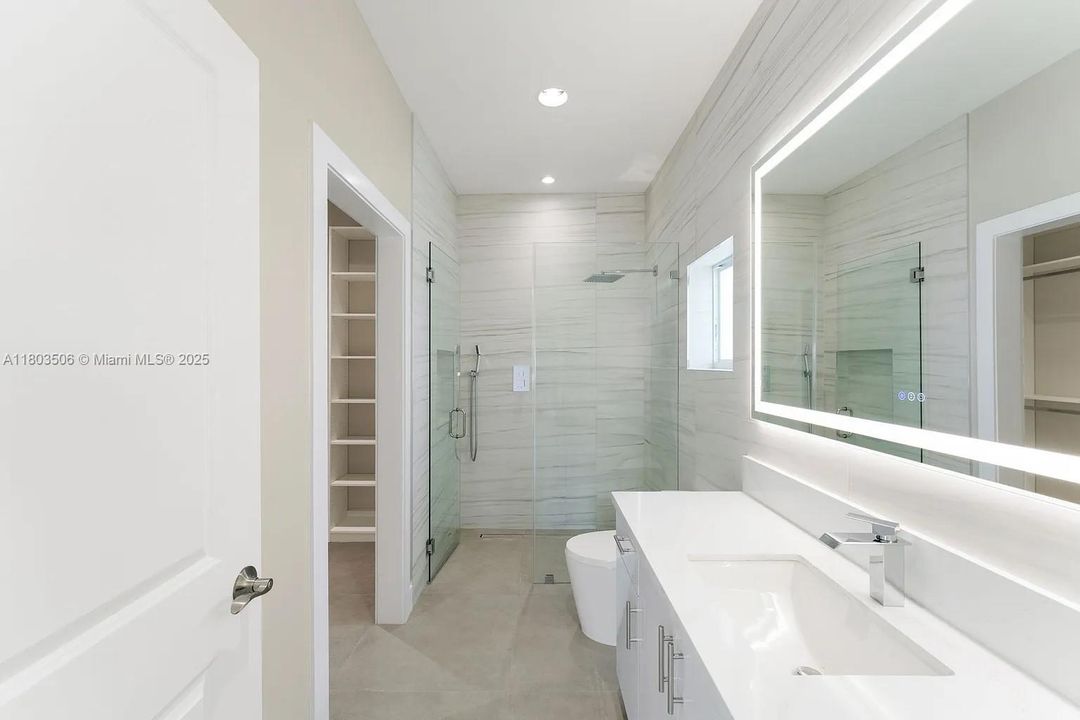 Recently Rented: $7,500 (4 beds, 2 baths, 2062 Square Feet)