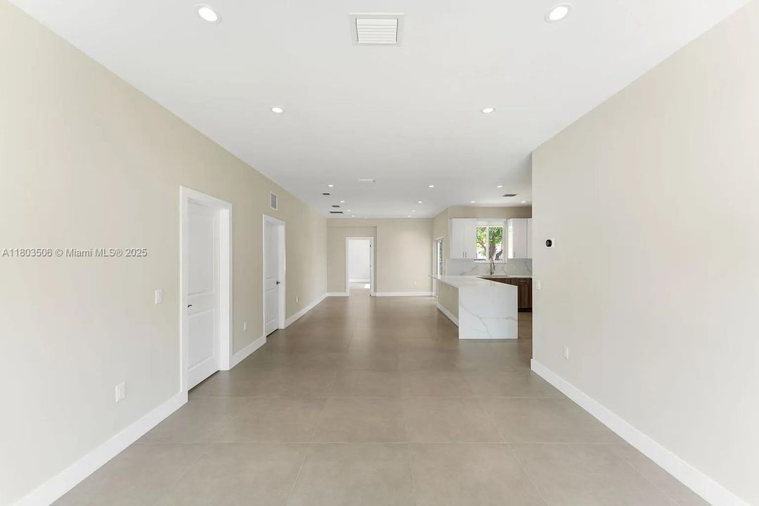 Recently Rented: $7,500 (4 beds, 2 baths, 2062 Square Feet)