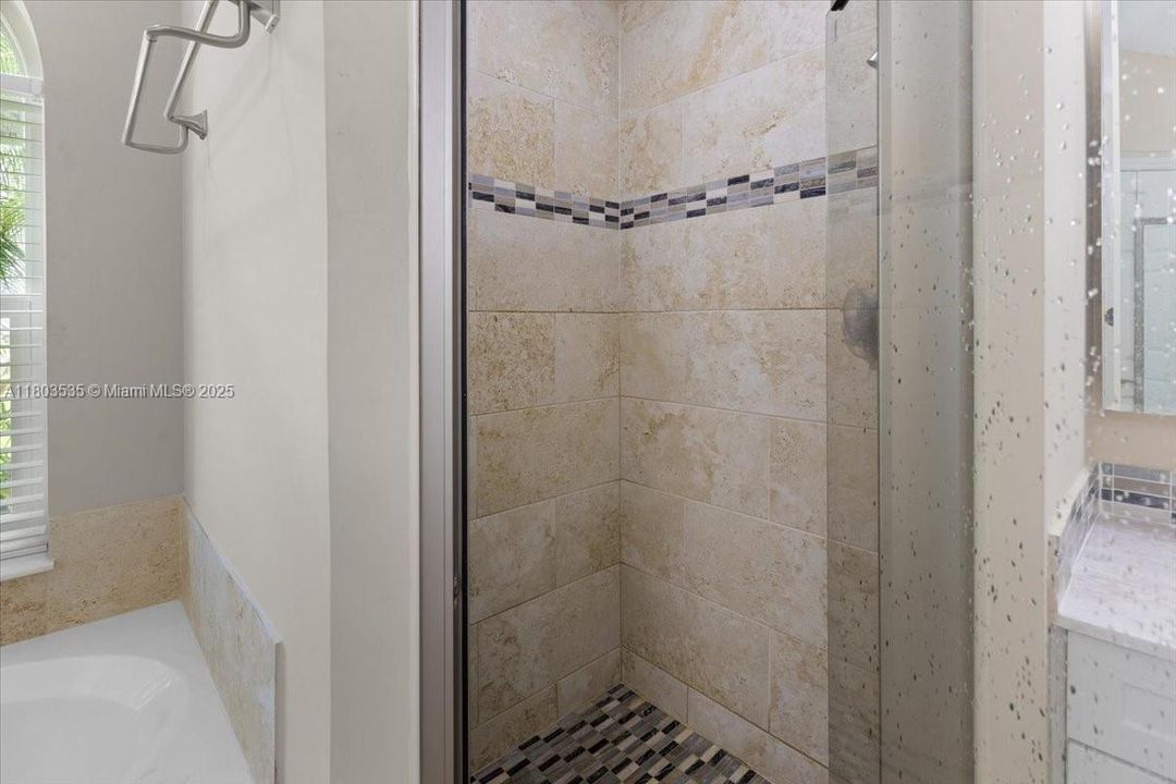 最近售出: $540,000 (3 贝兹, 2 浴室, 2134 平方英尺)