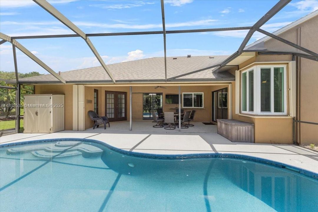 最近售出: $540,000 (3 贝兹, 2 浴室, 2134 平方英尺)