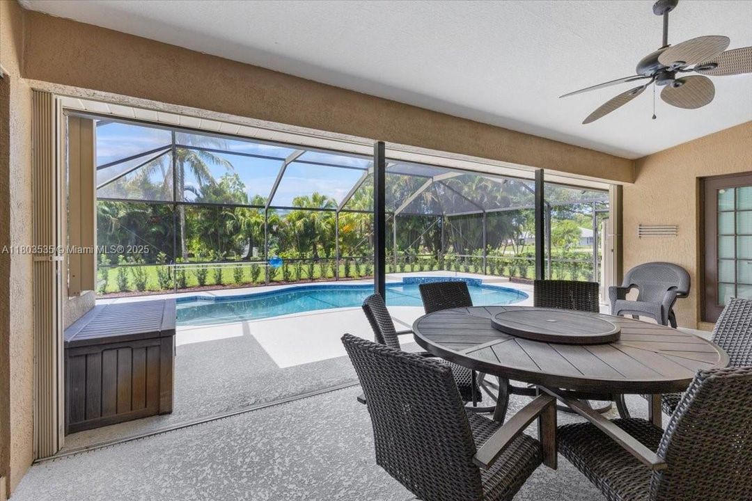 最近售出: $540,000 (3 贝兹, 2 浴室, 2134 平方英尺)