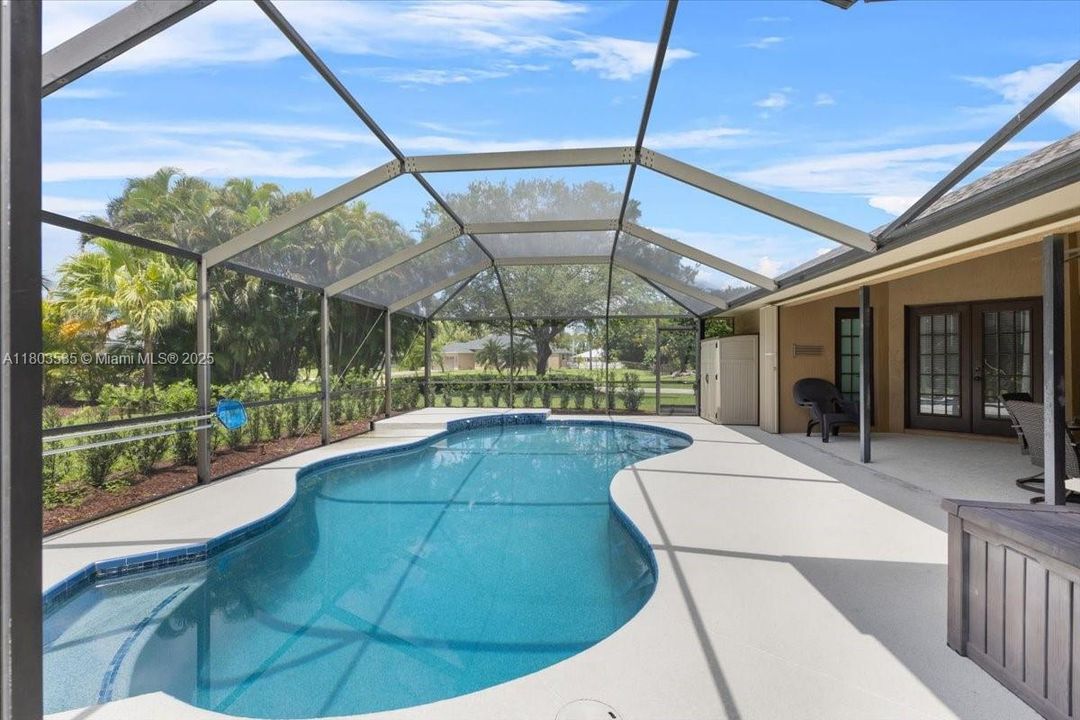 最近售出: $540,000 (3 贝兹, 2 浴室, 2134 平方英尺)