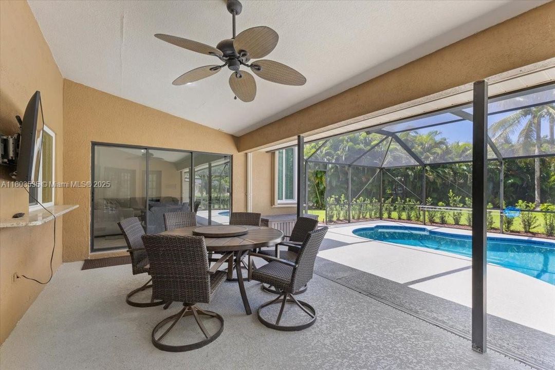 最近售出: $540,000 (3 贝兹, 2 浴室, 2134 平方英尺)