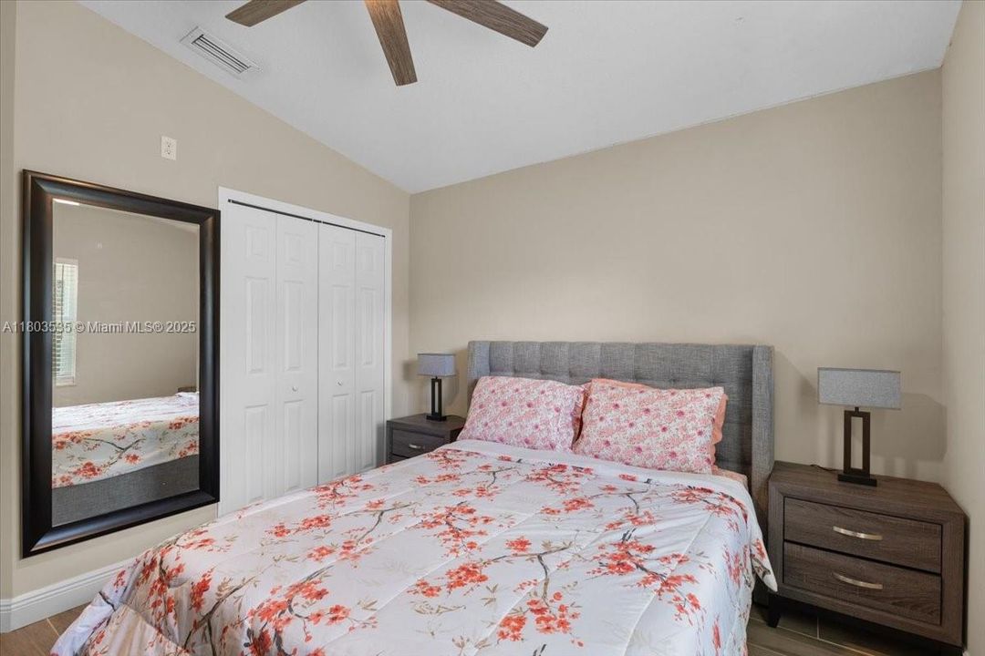 最近售出: $540,000 (3 贝兹, 2 浴室, 2134 平方英尺)