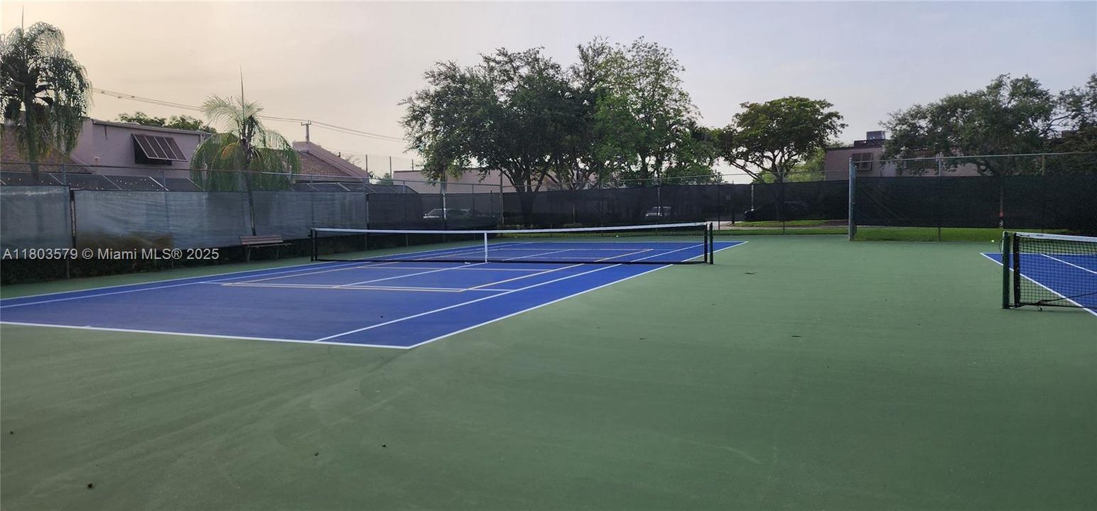 For Sale: $385,000 (2 beds, 2 baths, 1368 Square Feet)