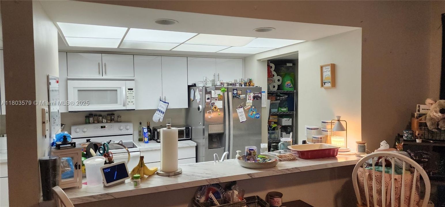 For Sale: $385,000 (2 beds, 2 baths, 1368 Square Feet)