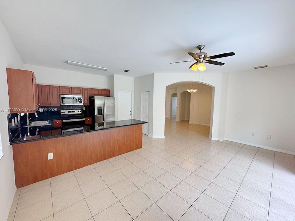 Recently Sold: $609,900 (3 beds, 2 baths, 1498 Square Feet)