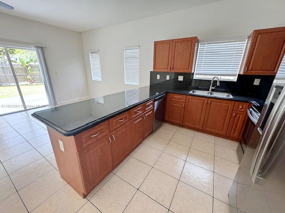 Recently Sold: $609,900 (3 beds, 2 baths, 1498 Square Feet)