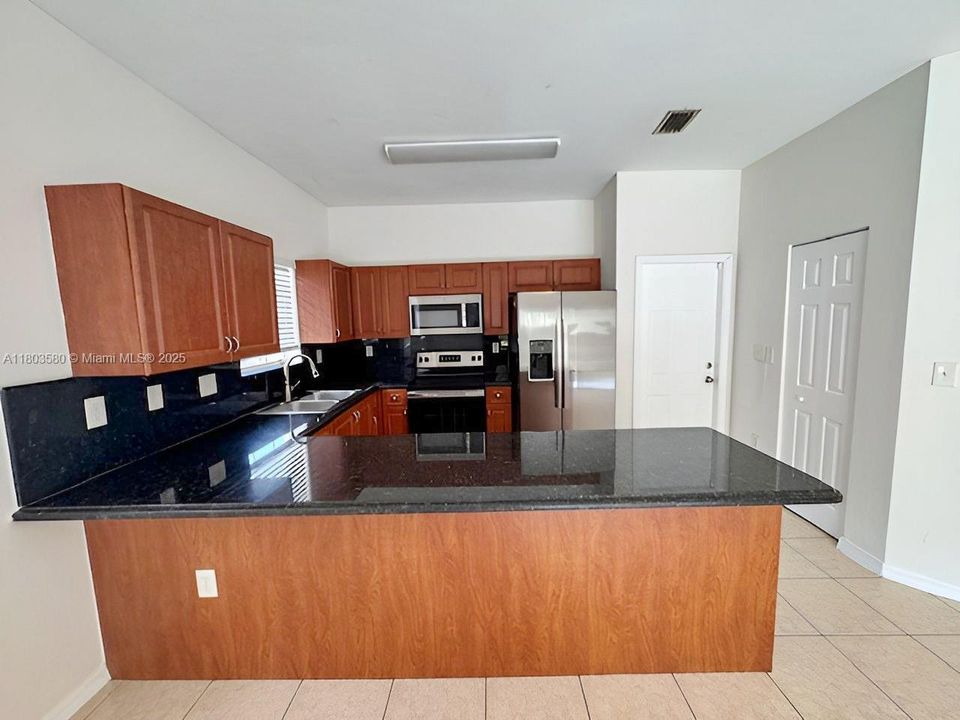 Recently Sold: $609,900 (3 beds, 2 baths, 1498 Square Feet)