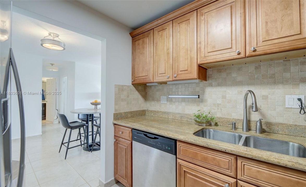 Recently Sold: $280,000 (2 beds, 2 baths, 1020 Square Feet)